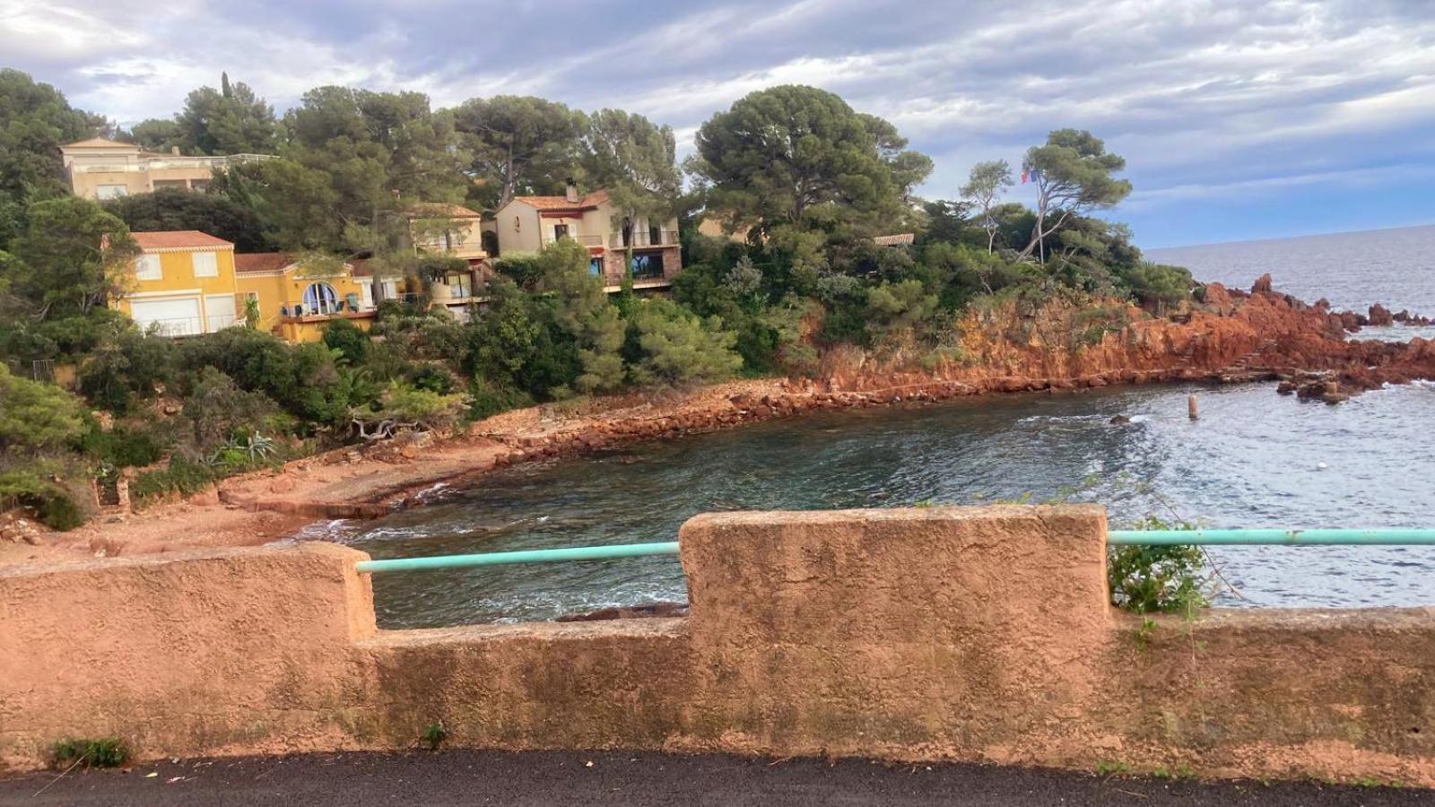 Balcon, Parking, Piscine Et Clim' A 2 Pas Du Port Santa Lucia Saint-Raphael (Var) Exterior foto